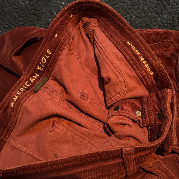 AMERICAN EAGLE OUTFITTERS BURGUNDY CORDUROY SUPER STRETCH JEGGING PANTS - SZ 114 - Picture 4 of 5